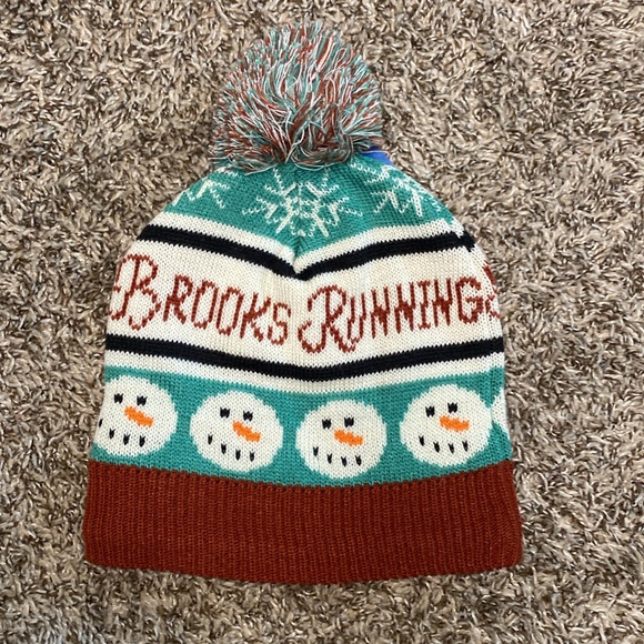 NWT Brooks Heritage Pom Christmas Beanie OSFM - Picture 3 of 8
